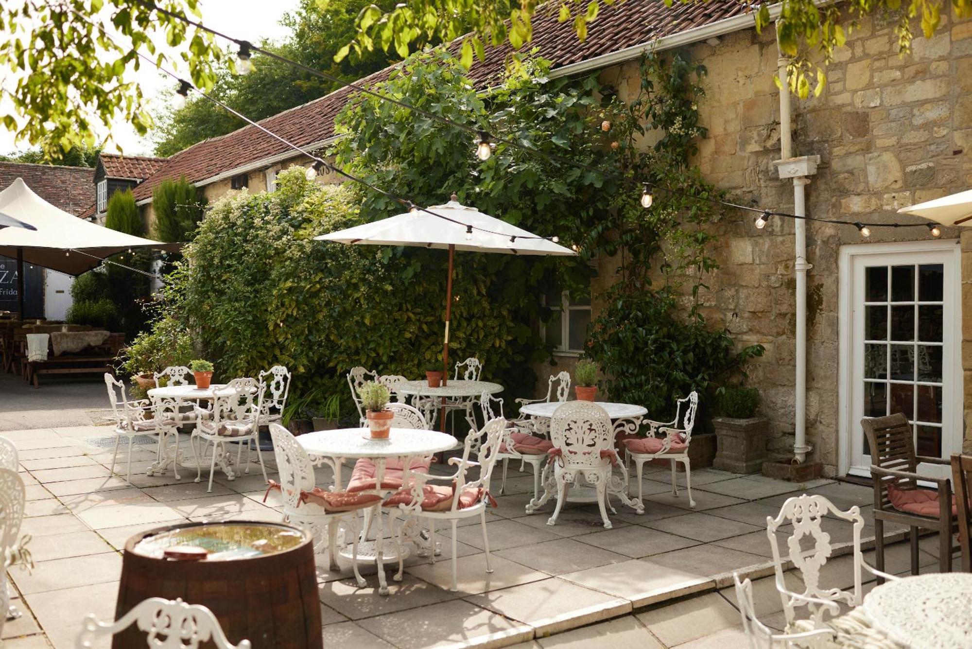 The Grosvenor Arms Hotel Hindon Buitenkant foto