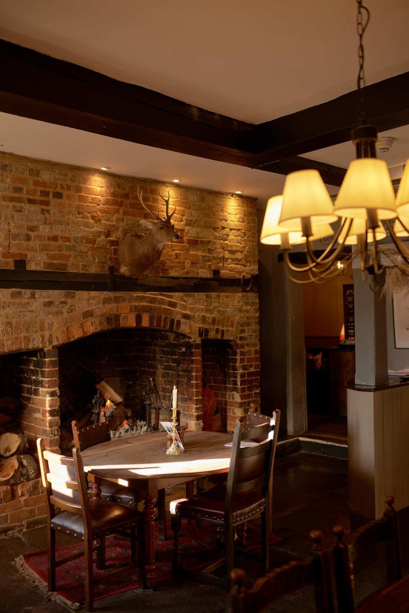 The Grosvenor Arms Hotel Hindon Buitenkant foto