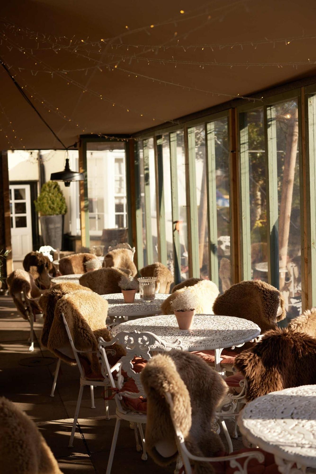 The Grosvenor Arms Hotel Hindon Buitenkant foto