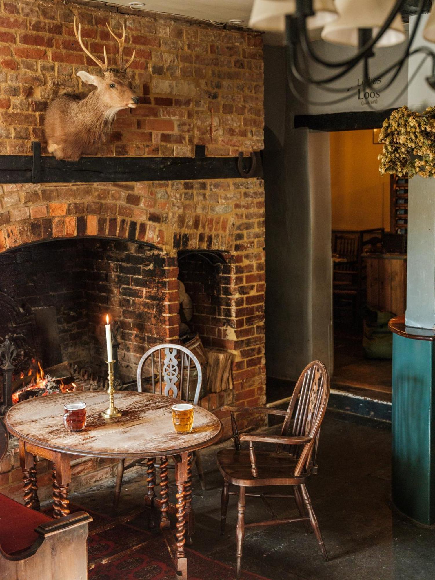 The Grosvenor Arms Hotel Hindon Buitenkant foto